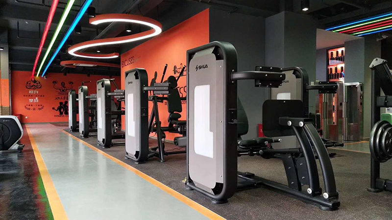 智能健身房器材